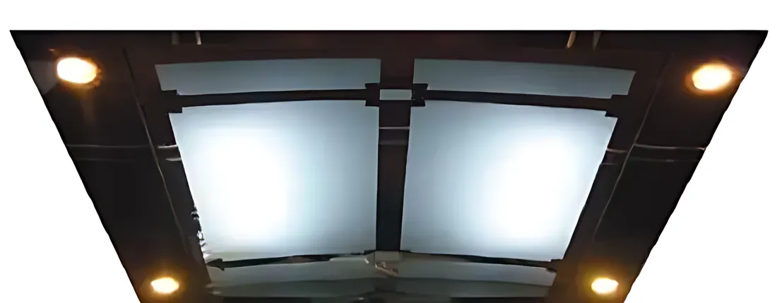 AS-T03 · Trần cabin khung đen, đèn LED